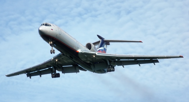 Ту-154, летевший в Сирию, разбился возле Сочи