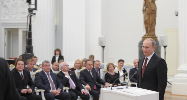 Экипаж, который летел в Сирию, был награжден Путиным «За Крым» и участие в российской агрессии на Донбассе