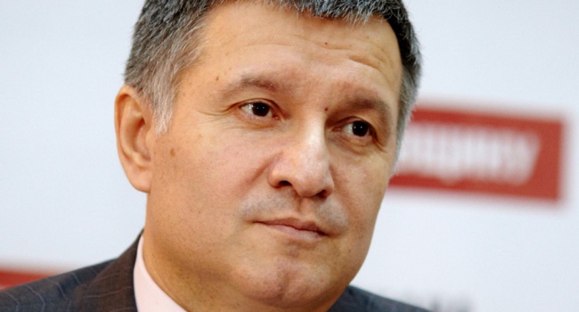 Аваков обещал ответить за присуждение «звания русофоба»