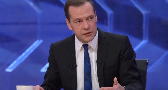 В России своя децентрализация: Медведев жестко ответил «взбунтовавшемуся» Татарстану