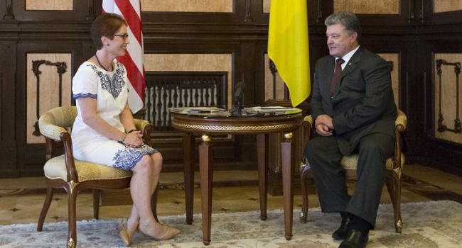 Посол США похвалила Україну 