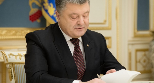 Порошенко ухвалив зміни до Податкового кодексу 