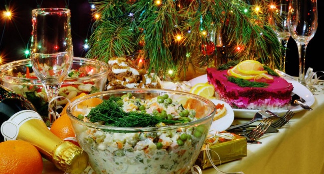 Блогер: Россия «украла» Новый год у Европы, а теперь рассказывает всему миру об оливье, елке и Шампанском