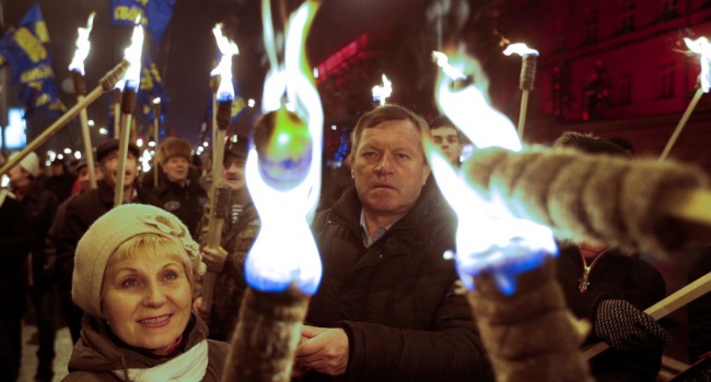 Факельный марш ОУН в честь 108-й годовщины Степана Бандеры