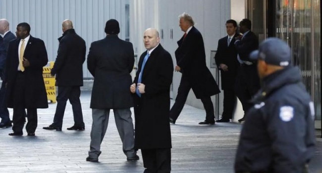 Сенаторы-республиканцы призывают Трампа признать доклады спецслужб Сенаторы-республиканцы призывают Трампа признать доклады спецслужб