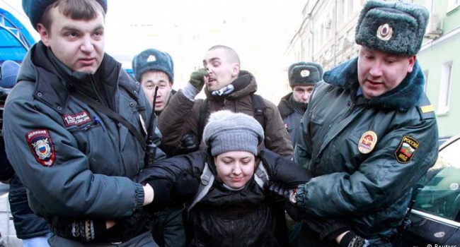 Муждабаев: Украина для россиян может стать глотком свободы