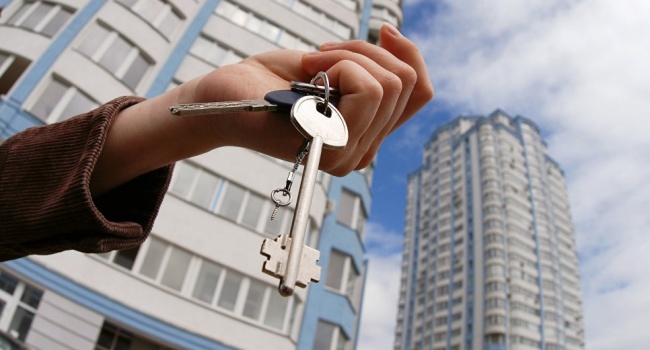 Судья ВСУ, имеющий элитные квартиры в Киеве, судится за служебное жилье