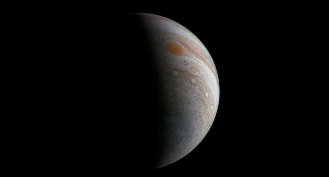 NASA получили новые уникальные снимки Юпитера