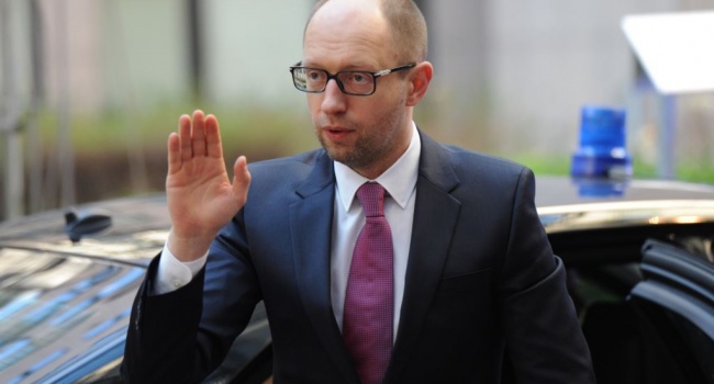 Яценюк: заяви Ле Пен про «російський» Крим – це виклик усій Європі 