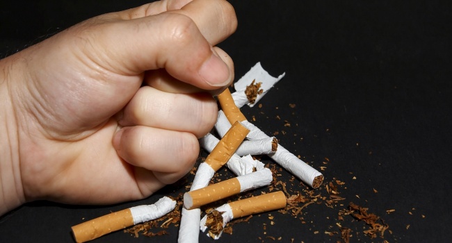 У Росії збираються повністю заборонити куріння 