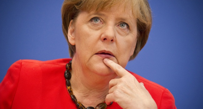 У Меркель есть шансы остаться при власти – эксперт 