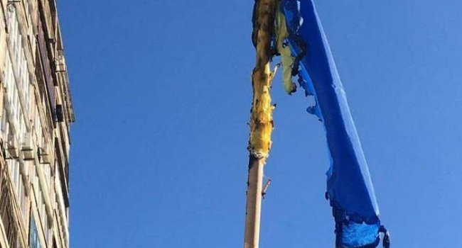 Прапор України вщент спалили на стелі героям АТО у Кривому Розі