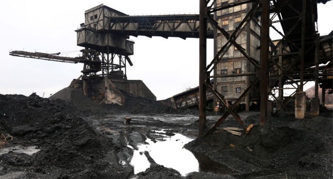 Блогер: почему Украине приходится покупать уголь у «недореспублик»?