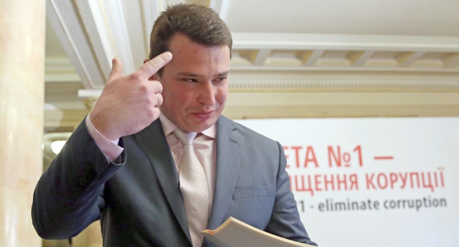 Главный антикоррупционер Украины купил авто за 800 тысяч