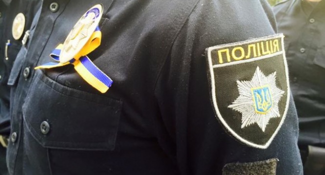 Поліція Донеччини затримала бойовика у досить цікавій позі 