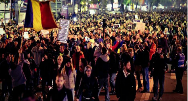 Масові протести в Румунії: громадяни вийшли на антикорупційний майдан 