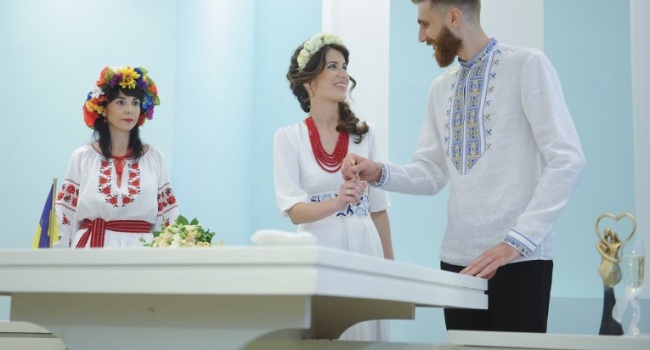 «Разводятся, но не женятся»: в Украине рушится институт брака