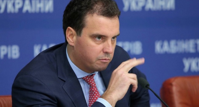 Эксперт: после своей отставки Абромавичус резко забыл об Украине и обжился в уютном Париже