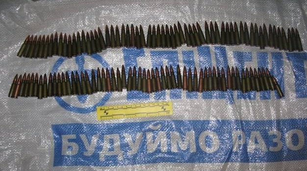 Правоохоронці Києва виявили арсенал боєприпасів 
