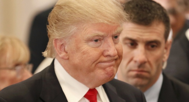 Призупинено дію скандального указу Трампа