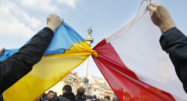 Дипломат: Польша преследует две цели, ухудшая отношения с Украиной Дипломат: Польша преследует две цели, ухудшая отношения с Украиной