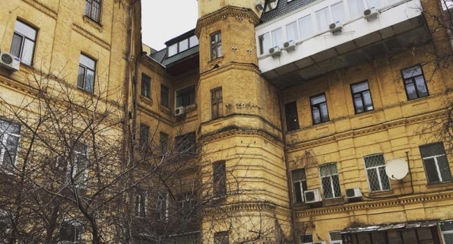 Пользователи обсуждают «самые уродливые» балконы в Киеве