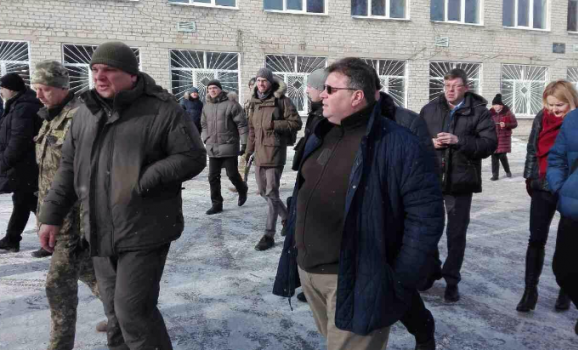 Глава МЗС Литви прибув до Авдіївки подивитися на результати російської агресії 