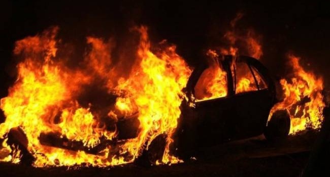 В Одесі у власному елітному авто згорів бізнесмен (ВІДЕО)