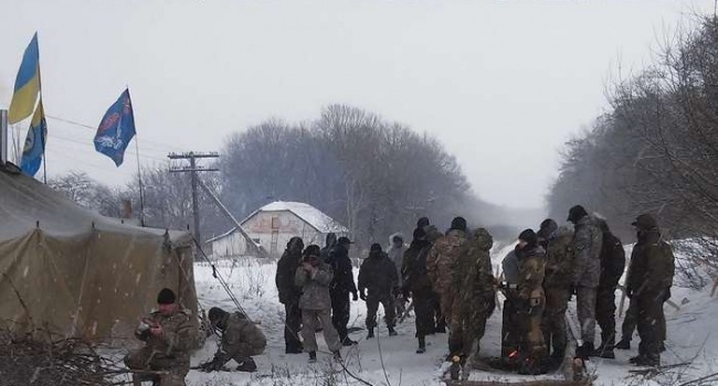 Учасники блокади Донбасу перекрили Бахмутську трасу 