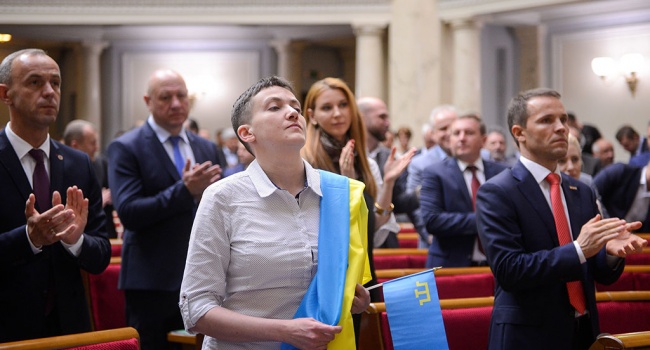 Савченко отказалась от депутатской неприкосновенности и призвала последовать ее примеру