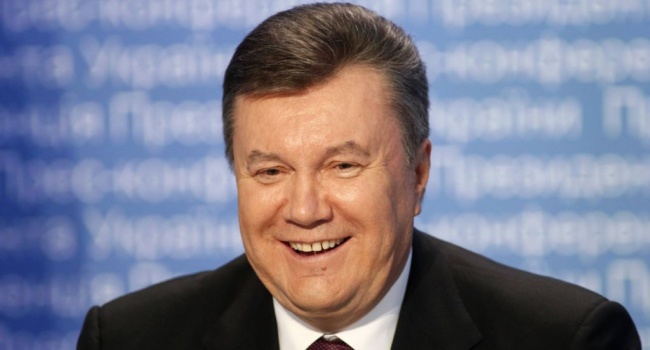 Янукович отрицает планы возвратиться в Украину Янукович отрицает планы возвратиться в Украину