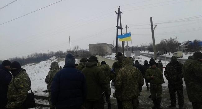 Колишній СБУшник пояснив, що потрібно робити з учасниками "блокади Донбасу"