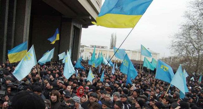 Порошенко згадав про мирний проукраїнський марш в Криму три роки тому