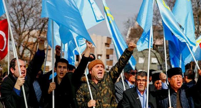 Кримські татари не хочуть переїжджати до України з Криму – опитування