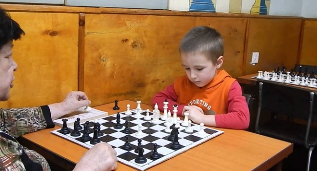 Першокласник став чемпіоном Харкова із шахів