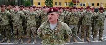 США планують вдвічі скоротити військову допомогу України 