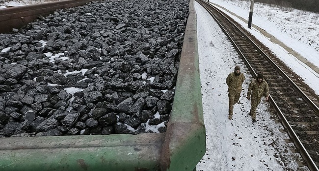 Дипломат: после «национализации» предприятий в ОРДЛО Украине нужно поспешить с ответом России 