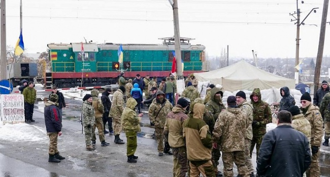 Гройсман назвал возможную сумму убытков от блокады на Донбассе