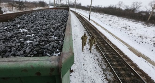 Уряд розробив три сценарії щодо блокади Донбасу Уряд розробив три сценарії щодо блокади Донбасу