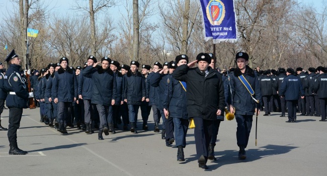 Харківський національний університет внутрішніх справ випустив молодих офіцерів достроково