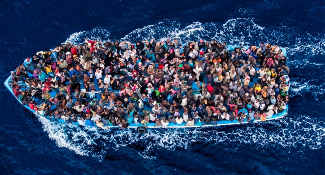 Біля берегів Лівії врятували мігрантів