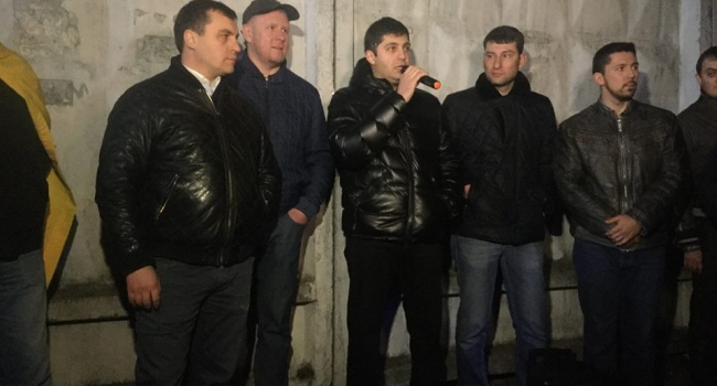 Эксперт: именно благодаря вчерашним митингующим под судом у адвокатов Насирова появились дополнительные козыри