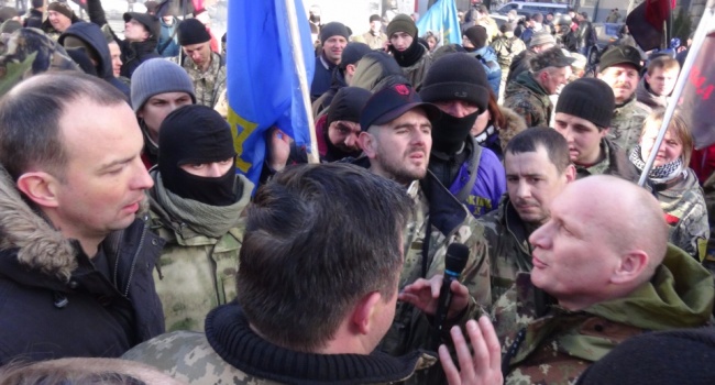 Блогер: в Украине существует угроза превратится в «запоребрик» 