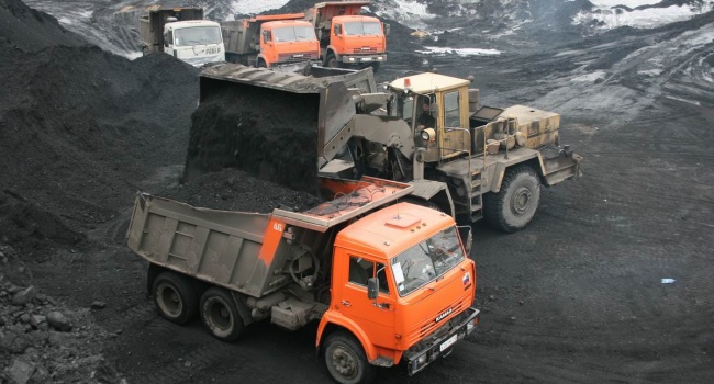 Портников: донецкий уголь совершит кругосветное путешествие и вернется в Украину