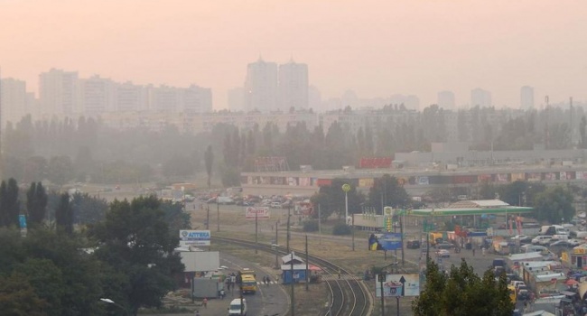 Еколог розповів, до чого призведе смог у Києві 