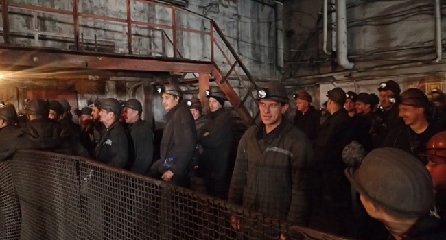 Шахтер «ДНР»: скорее бы уже увидеть ребят с автоматами и украинскими флагами