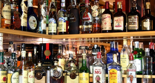 Сотрудники СБУ прикрыли подпольный цех алкогольной продукции под Винницей