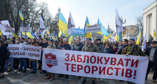 Украинцы заражены страшным вирусом, – политолог Украинцы заражены страшным вирусом, – политолог