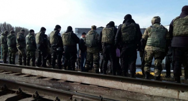 Экономист: Европа никогда не признает решение СНБО по блокаде Донбасса Экономист: Европа никогда не признает решение СНБО по блокаде Донбасса