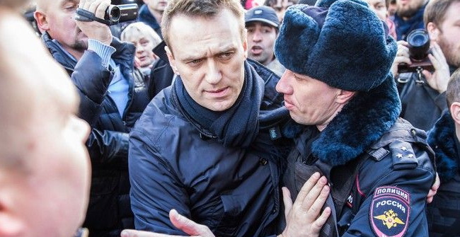 Блогер: рекламируя клоунов по типу Навального вы становитесь пособниками Кремля